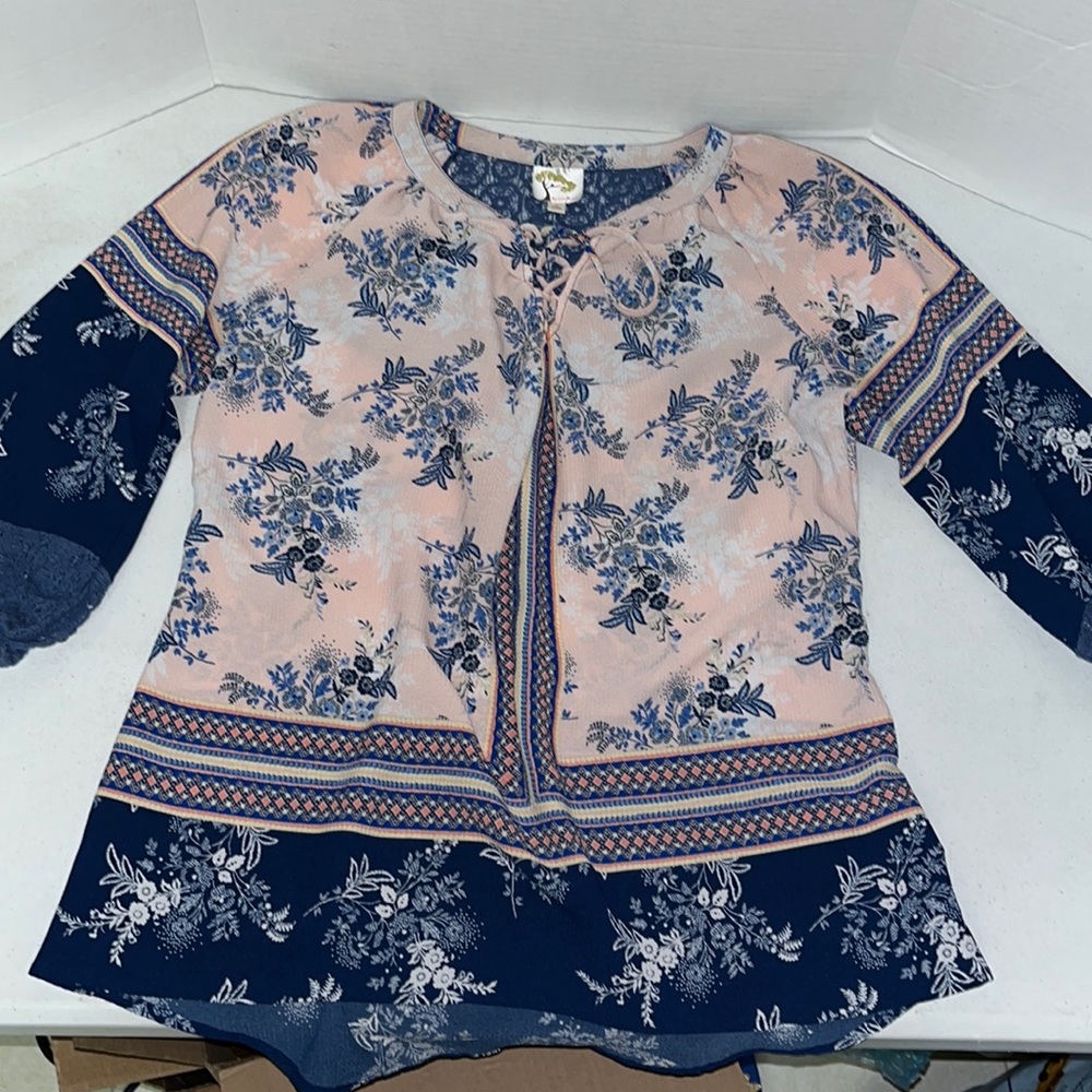 fig & flower, light and breezy. boho top